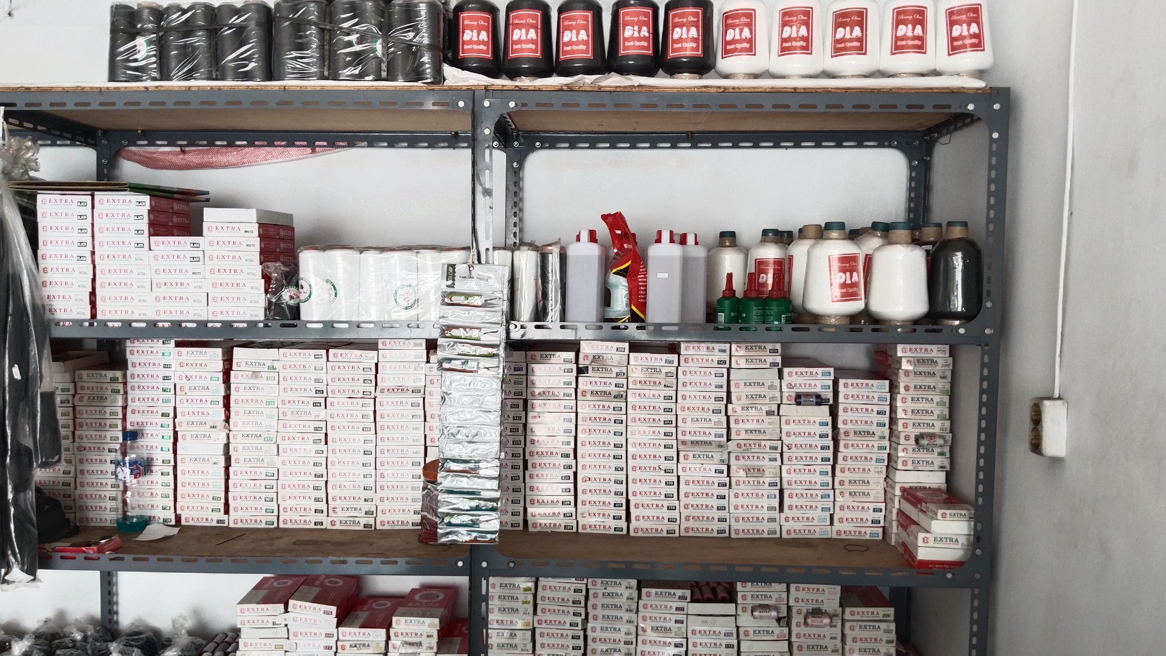 Bahan dan alat-alat jahit